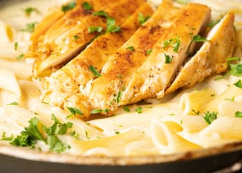 Cajun Chicken Alfredo Recipe (Creamy, Spicy & Weeknight-Easy)