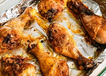 Baked chicken drumsticks in the oven with crispy skin